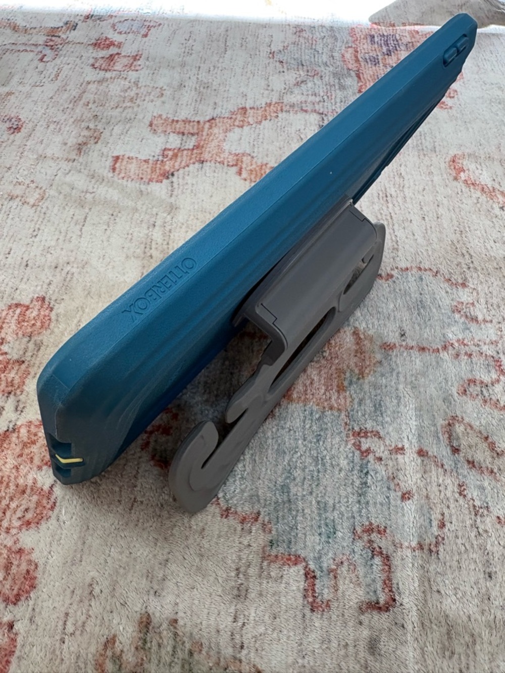OtterBox Kids IPad EasyGrab Case (8th,‎ 7th 9th Gen IPad) Galaxy Runner Blue - Picture 8 of 9